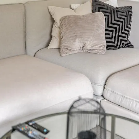 Stylish & Comfortable 2-bedroom In The Heart Of * Kolín nad Rýnem