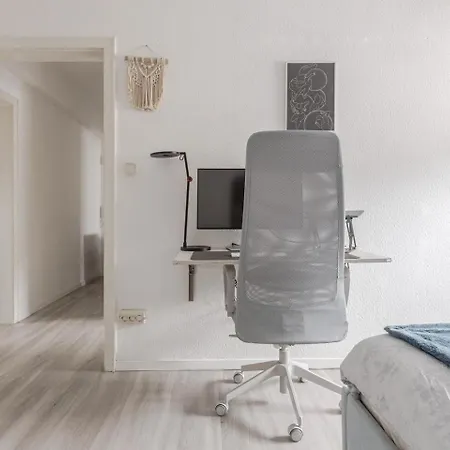 Stylish & Comfortable 2-bedroom In The Heart Of *